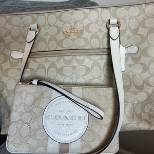 Coach shoulder back and matching wristlet
